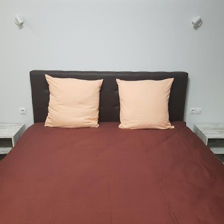 Silver Star Apartment 40M Ужгород Екстериор снимка